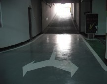 宝安香槟广场家乐福商场地下车库